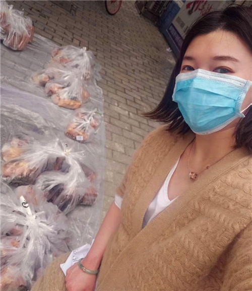 胡菁：社區居民團購物資.jpg
